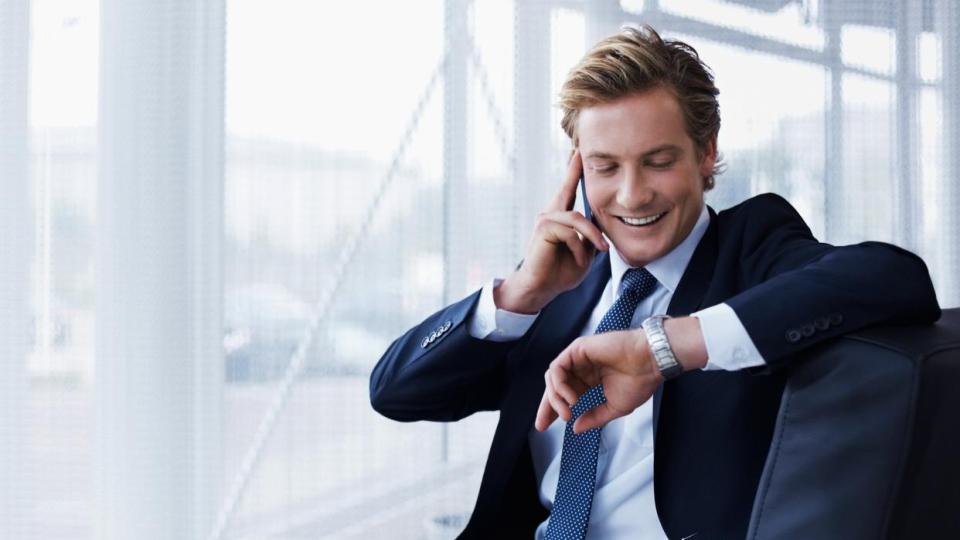 Salesperson knowing it's the right time to call a prospect because of intent data